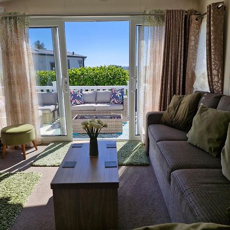 Beautiful 2 Bedroom Caravan, Holiday Park Tenby Saint Florence Exterior photo