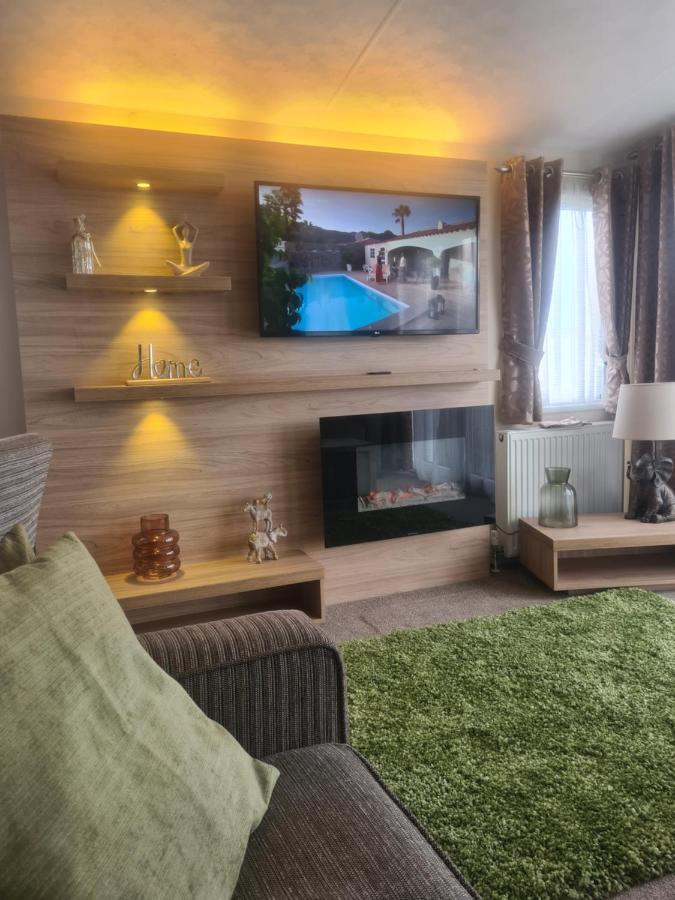 Beautiful 2 Bedroom Caravan, Holiday Park Tenby Saint Florence Exterior photo