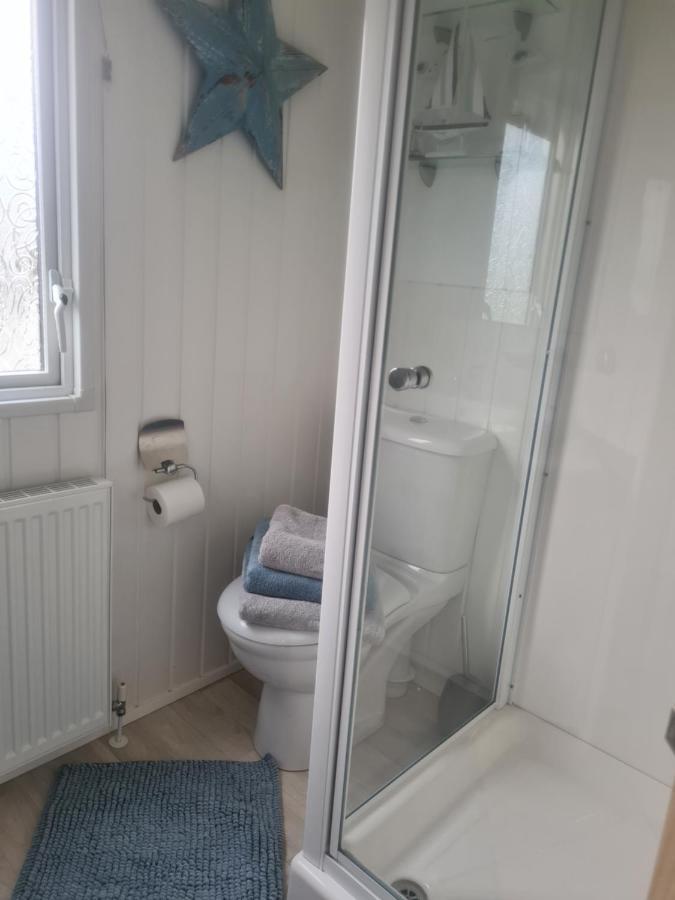 Beautiful 2 Bedroom Caravan, Holiday Park Tenby Saint Florence Exterior photo