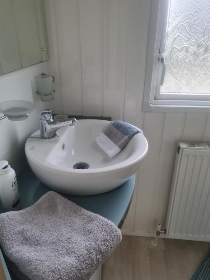 Beautiful 2 Bedroom Caravan, Holiday Park Tenby Saint Florence Exterior photo