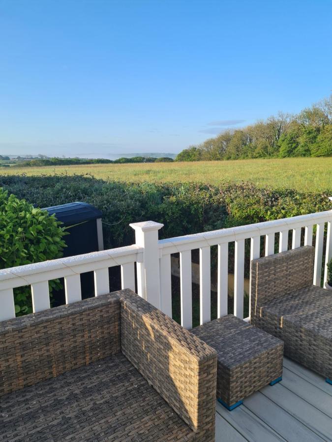 Beautiful 2 Bedroom Caravan, Holiday Park Tenby Saint Florence Exterior photo