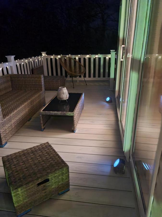 Beautiful 2 Bedroom Caravan, Holiday Park Tenby Saint Florence Exterior photo