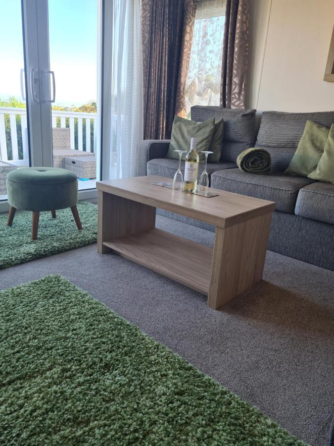 Beautiful 2 Bedroom Caravan, Holiday Park Tenby Saint Florence Exterior photo