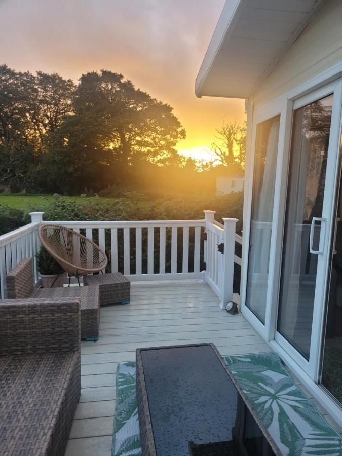 Beautiful 2 Bedroom Caravan, Holiday Park Tenby Saint Florence Exterior photo
